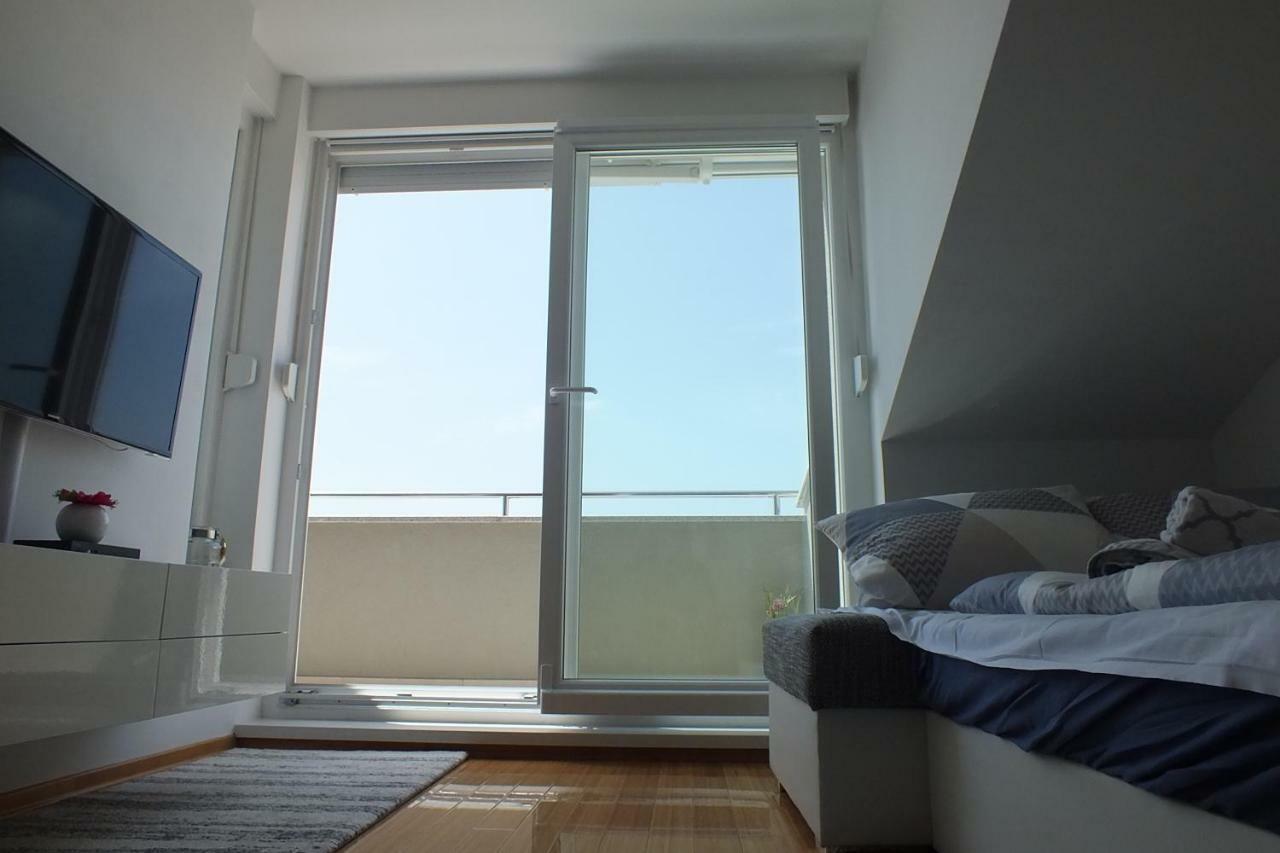 Apartment Silvija Novalja Exterior photo